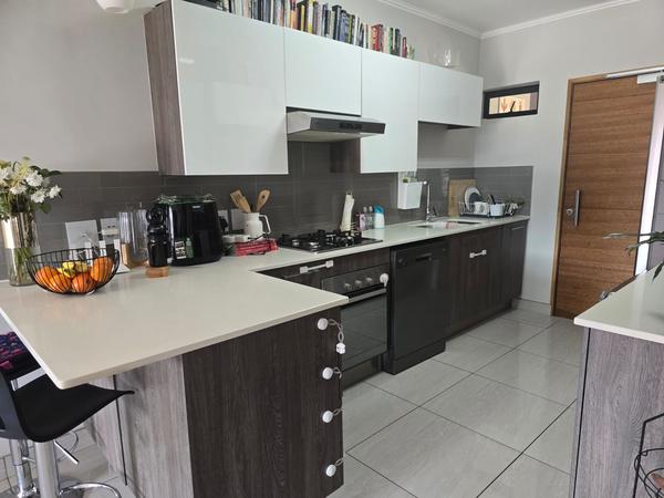 Apartment / Flat For Sale in Glen Marais, Kempton Park
